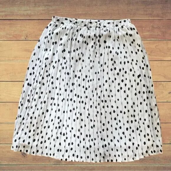 Banana Republic pleated Dalmatian print midi skirt - Picture 2 of 3